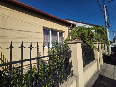 Oportunitate, Casa de vanzare, 100 mp, garaj, Zona Centrala
