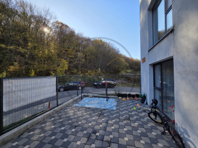 Oportunitate! Apartament 3 camere, terasa 35 mp, boxa ,Complex Nou