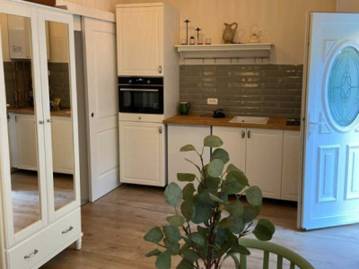 Casa finisata cu 2 apartamente, parcare, central