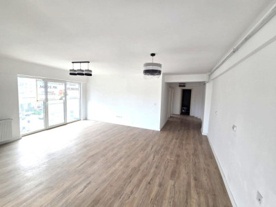 Oportunitate,! Apartament 3 camere, 2 bai, parcare, Imobil Nou