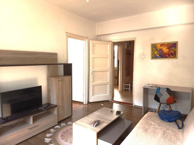 Apartament 2 camere, etaj 3, zona Centrala - Horea