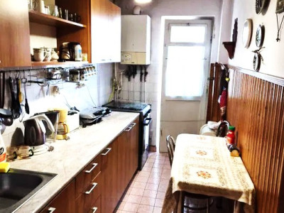 Apartament 3 camere decomandate, etaj intermediar, Manastur