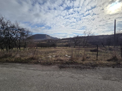 Teren intravilan, 3800 mp, ideal investitie - zona turistica , Moigrad
