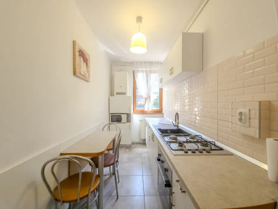 Apartament 3 camere, etaj 1, central - Horea