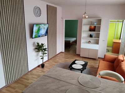 Apartament 3 camere, parcare, zona Stadionului Floresti