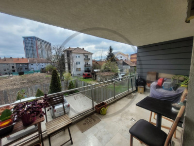Apartament 3 camere, etaj 1, 65 mp, parcare, terasa, Semicentral