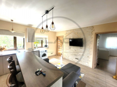Apartament cu 3 camere, bloc vila, etaj 1, parcare, Calea Tuzii