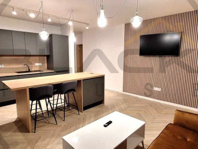 Apartament 2 camere, ultrafinisat, 54 mp, 2 balcoane, parcare, nou, Centru