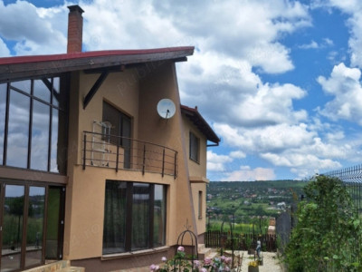 Casa individuala 5 camere, 162 mp utili, teren 2500 mp, panorama 